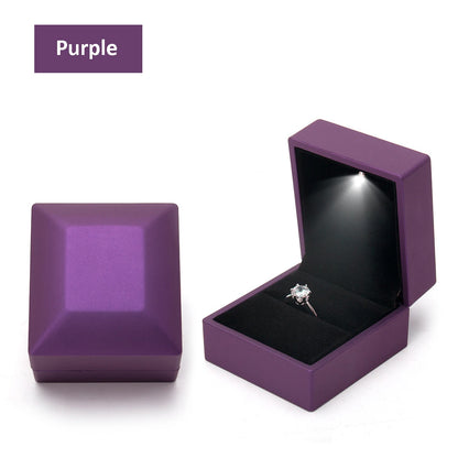 1  LED Jewelry / Ring Box Luxury Velvet . A Presentation That Shines Bright