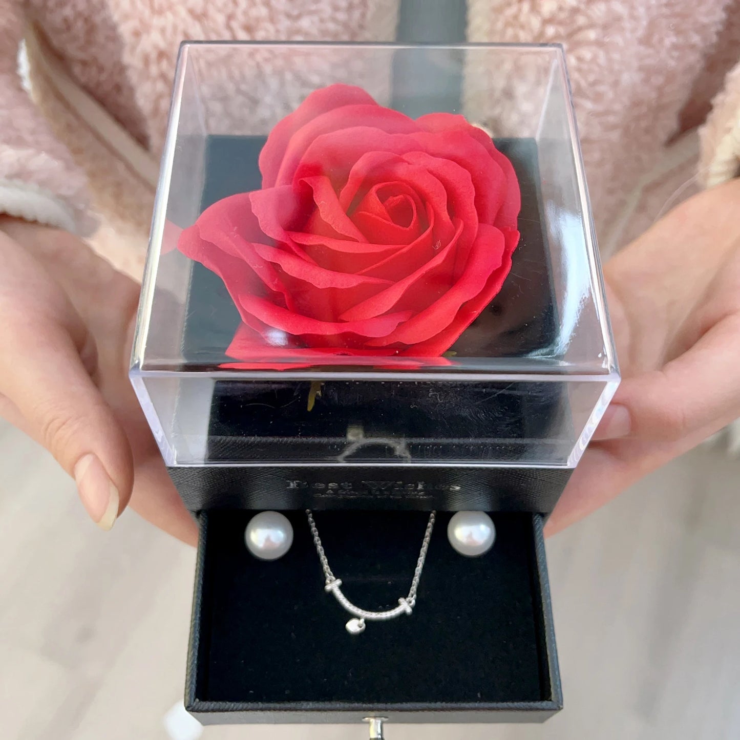 Romantic Rose Jewelry Gift Box – The Perfect Expression of Love