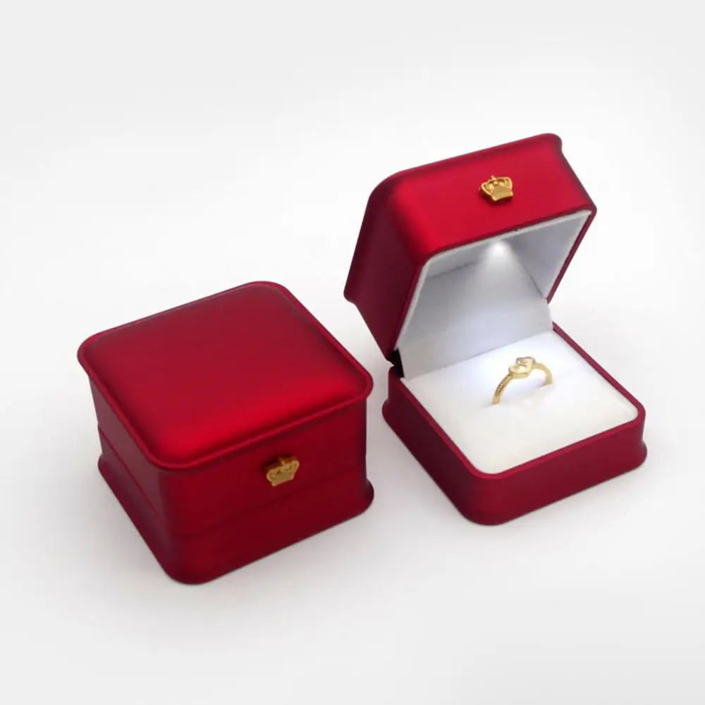 1  LED Jewelry / Ring Box Luxury Velvet . A Presentation That Shines Bright